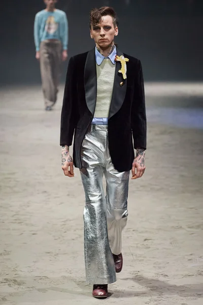 Look 1